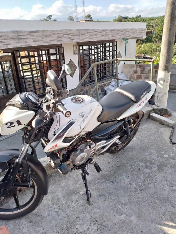 Vendo pulsar 135 ,2013, solo tarjeta