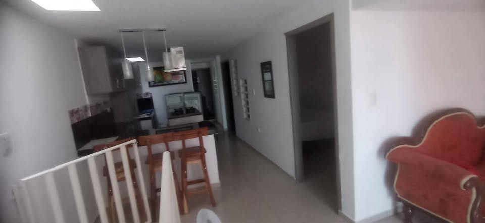 Casa dos pisos y altillo zona ropas más habitacion