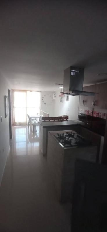 Casa dos pisos y altillo zona ropas más habitacion