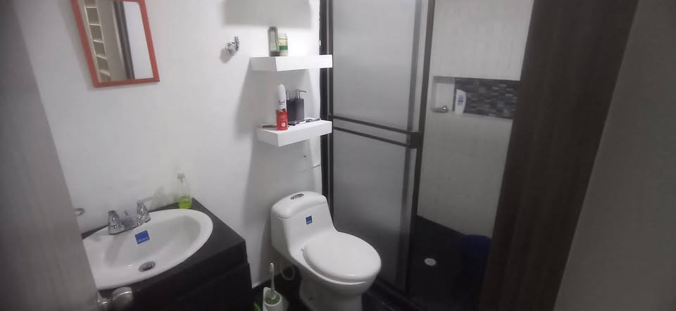 Casa dos pisos y altillo zona ropas más habitacion