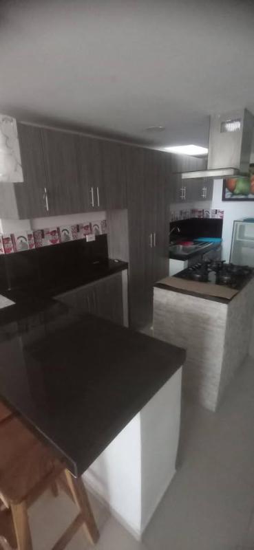 Casa dos pisos y altillo zona ropas más habitacion